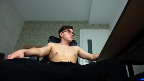 Snapshot of felixstark chatting on 10.24.25 FelixStark online show from 10.24.25