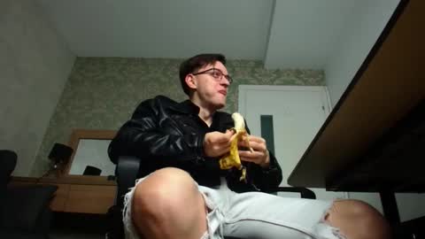 Snapshot of felixstark chatting on 10.25.25 FelixStark online show from 10.25.25