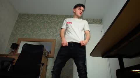 Snapshot of felixstark chatting on 10.31.25 FelixStark online show from 10.31.25