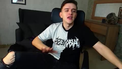 Snapshot of felixstark chatting on 11.26.25 FelixStark online show from 11.26.25