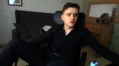 Snapshot of felixstark chatting on 11.28.25 FelixStark online show from 11.28.25