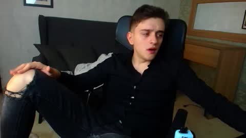 Snapshot of felixstark chatting on 11.29.25 FelixStark online show from 11.29.25