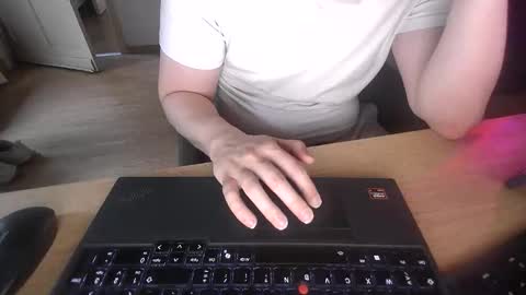 Snapshot of fem_alice_louis_dom chatting on 05.27.26 fem_alice_louis_dom online show from 05.27.26