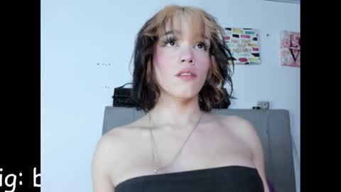 Snapshot of fem_boy6 chatting on 01.06.25 fem_boy6 online show from 01.06.25