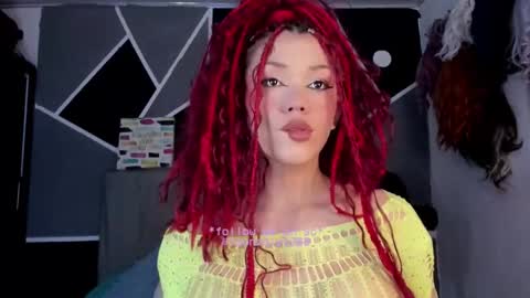 Snapshot of fem_boy6 chatting on 11.12.25 fem_boy6 online show from 11.12.25