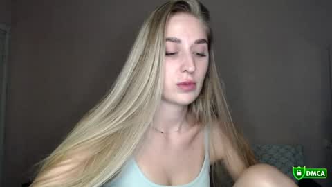 Snapshot of femkedejager chatting on 05.18.26 Femke online show from 05.18.26