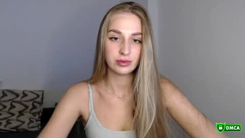 Snapshot of femkedejager chatting on 05.25.26 Femke online show from 05.25.26