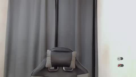 Snapshot of femylove chatting on 01.21.25 YOUR BEAUTIFUL ASIANFHEMY online show from 01.21.25