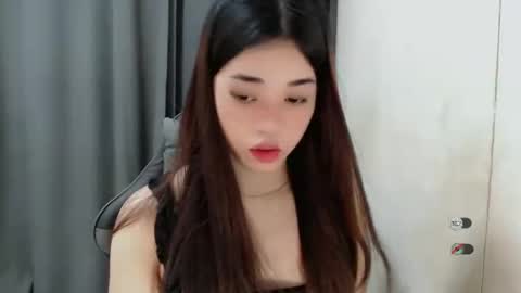 Snapshot of femylove chatting on 01.25.25 YOUR BEAUTIFUL ASIANFHEMY online show from 01.25.25