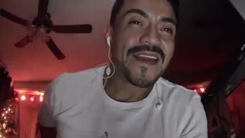 Snapshot of fernand89 chatting on 12.30.24 fernand89 online show from 12.30.24