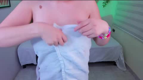 Snapshot of fernandadiaz05 chatting on 02.20.26 Fernanda Diaz online show from 02.20.26