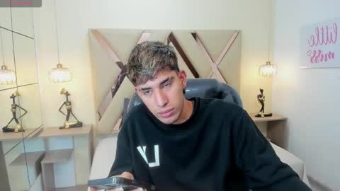 FER PHOENIX online show from 11.25.25