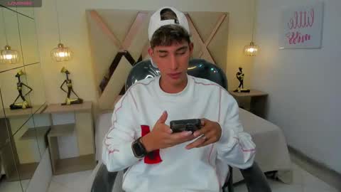 FER PHOENIX online show from 12.01.25