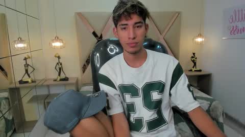 FER PHOENIX online show from 12.15.25