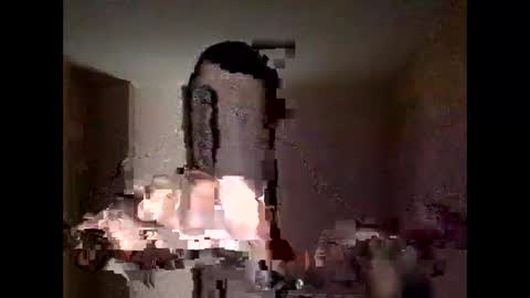 Raised in 90s online show from 11.30.25