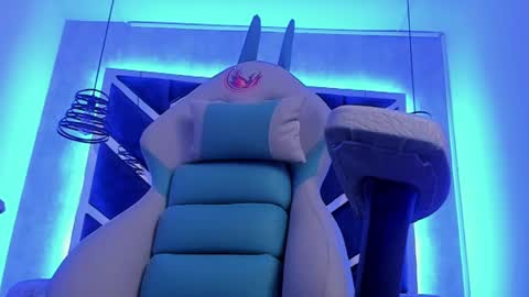   online show from 02.17.25