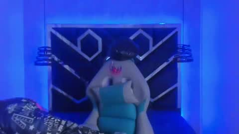   online show from 03.05.25