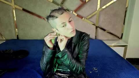   online show from 12.02.25