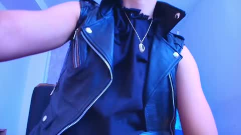   online show from 12.04.25