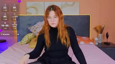 Snapshot of fiery_foxy chatting on 09.21.25 Mabel online show from 09.21.25