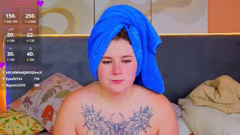 Snapshot of fiery_foxy chatting on 09.29.25 Mabel online show from 09.29.25