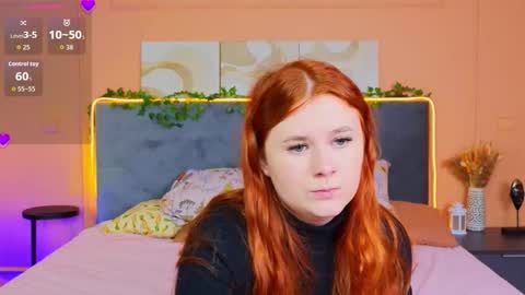 Snapshot of fiery_foxy chatting on 10.06.25 Mabel online show from 10.06.25