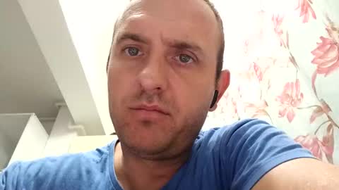 Snapshot of figonik chatting on 10.02.25 Nick online show from 10.02.25