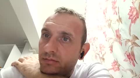 Snapshot of figonik chatting on 10.24.25 Nick online show from 10.24.25