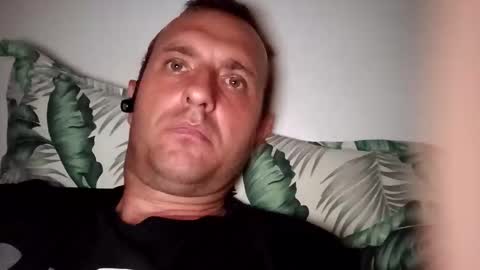 Snapshot of figonik chatting on 11.09.25 Nick online show from 11.09.25