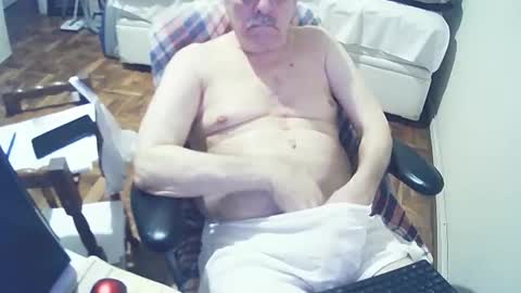 Snapshot of filhober chatting on 12.08.24 filhober online show from 12.08.24