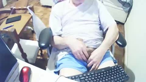 Snapshot of filhober chatting on 09.13.25 filhober online show from 09.13.25