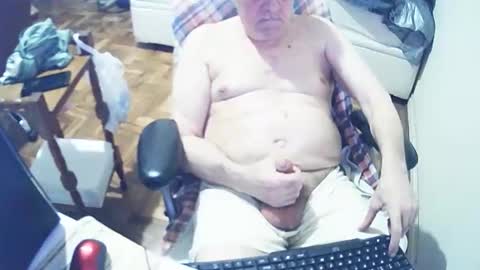 Snapshot of filhober chatting on 10.06.25 filhober online show from 10.06.25