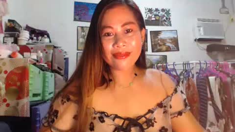 Snapshot of filipina_beauty69 chatting on 09.13.25 filipina beauty. online show from 09.13.25