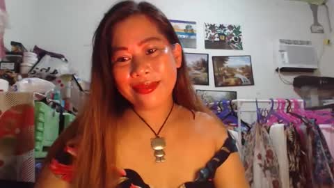 Snapshot of filipina_beauty69 chatting on 09.22.25 filipina beauty. online show from 09.22.25