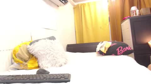 Snapshot of filipina_sweety chatting on 10.14.25 stephanie online show from 10.14.25