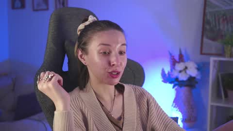 cap and Lana  online show from 12.12.24