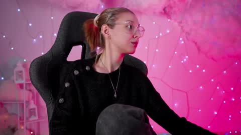 cap and Lana  online show from 03.08.25