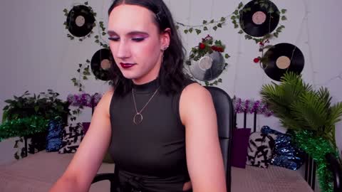 Snapshot of filldamon chatting on 12.28.24 Honey Ill be waiting for you Tue Wed Thu Fri Sat Sun 10am-5pm online show from 12.28.24