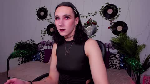Snapshot of filldamon chatting on 12.31.24 Honey Ill be waiting for you Tue Wed Thu Fri Sat Sun 10am-5pm online show from 12.31.24