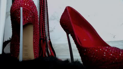 Snapshot of findom_god chatting on 05.04.26 AlfaFemale online show from 05.04.26