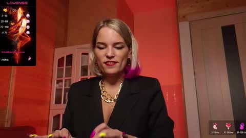 Lady online show from 11.06.25