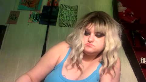 Snapshot of findommefoxi chatting on 01.08.25 findommefoxi online show from 01.08.25