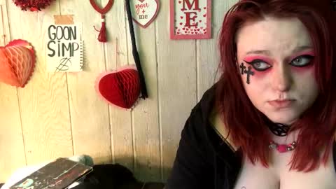 Snapshot of findommefoxi chatting on 02.04.25 findommefoxi online show from 02.04.25