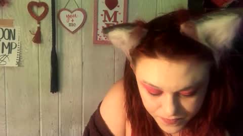 Snapshot of findommefoxi chatting on 02.10.25 findommefoxi online show from 02.10.25