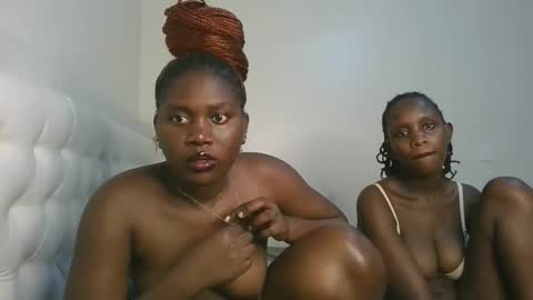 Snapshot of fine_melanie chatting on 10.23.25 melanie online show from 10.23.25