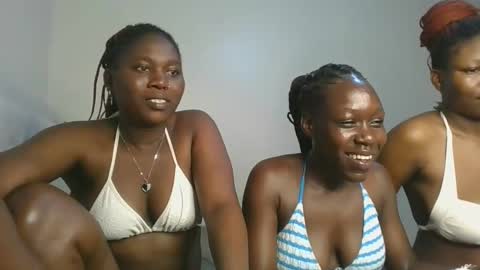 Snapshot of fine_melanie chatting on 10.31.25 melanie online show from 10.31.25