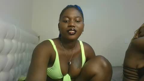 Snapshot of fine_melanie chatting on 11.20.25 melanie online show from 11.20.25