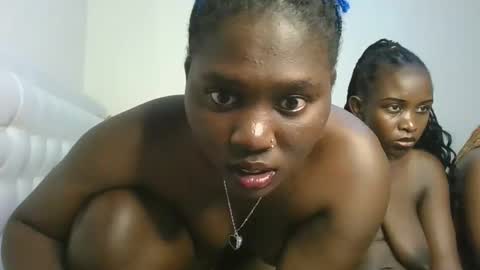 Snapshot of fine_melanie chatting on 11.20.25 melanie online show from 11.20.25