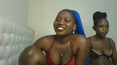 Snapshot of fine_melanie chatting on 11.21.25 melanie online show from 11.21.25