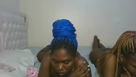 Snapshot of fine_melanie chatting on 11.30.25 melanie online show from 11.30.25